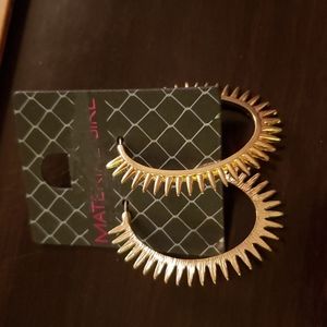 NWOT Gold hoop earrings